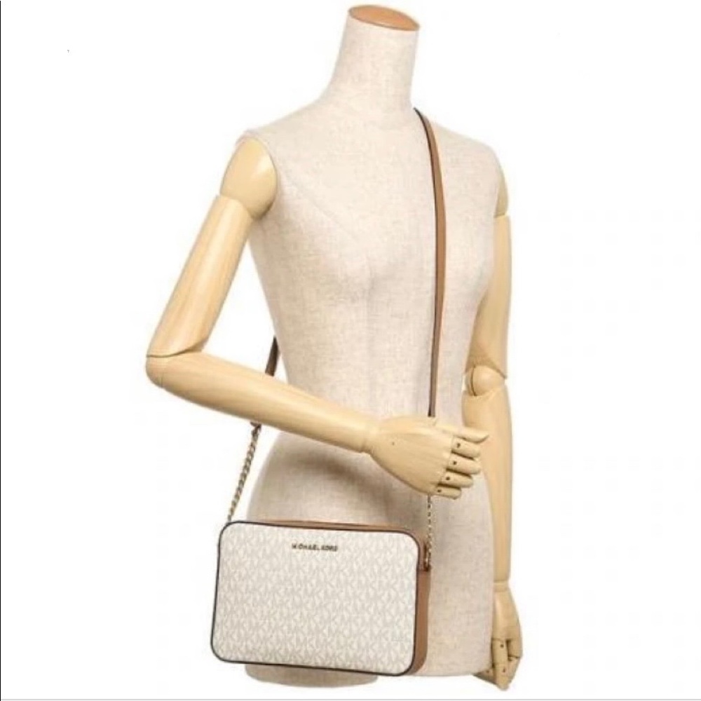 Micheal Kors vanilla logo crossbody and wallet set - Picture 8 of 16